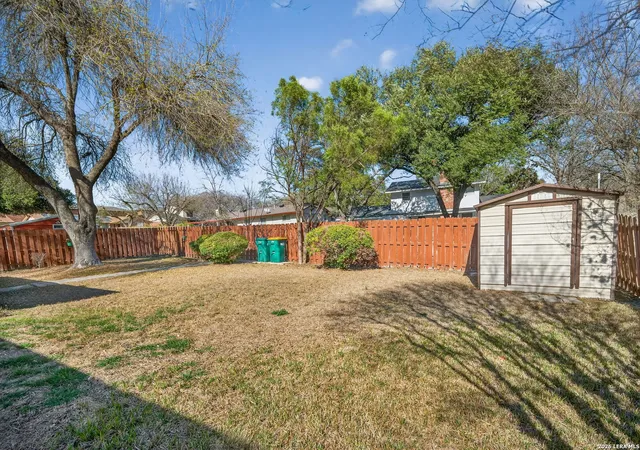 25th image of 611 Amistad Blvd, Universal City, TX 78148 | MLS# 1944693