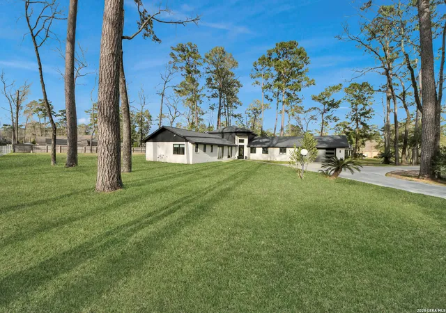 Photo 3 of Sale Pending at 1601 Sycamore Ln, Kingwood, TX 77339 | MLS# 1944703 | Listing updated on 2026-05-13