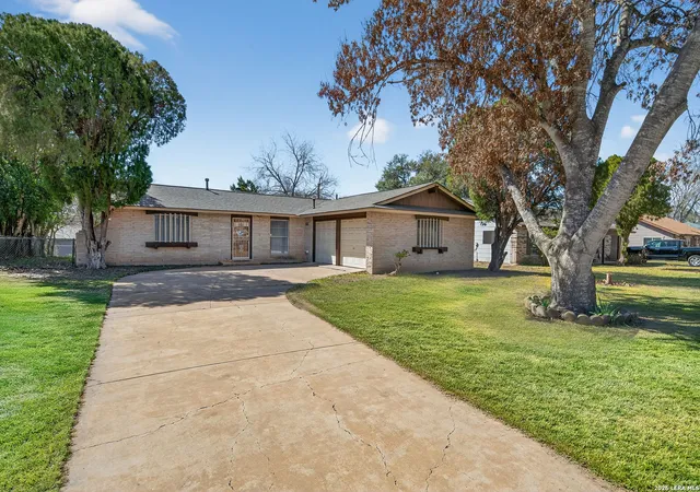 Photo 3 of Sale Pending at 222 Cherrywood, Live Oak, TX 78233 | MLS# 1944708 | Listing updated on 2026-04-13