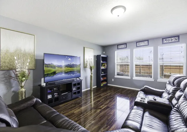 Photo 4 of Sale Pending at 408 Gatewood Clf, Cibolo, TX 78108 | MLS# 1944721 | Listing updated on 2026-08-28