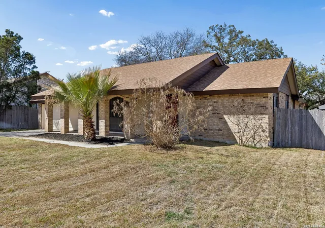 Photo 3 of Sale Pending at 8415 Delphian, Universal City, TX 78148 | MLS# 1944752 | Listing updated on 2026-03-18