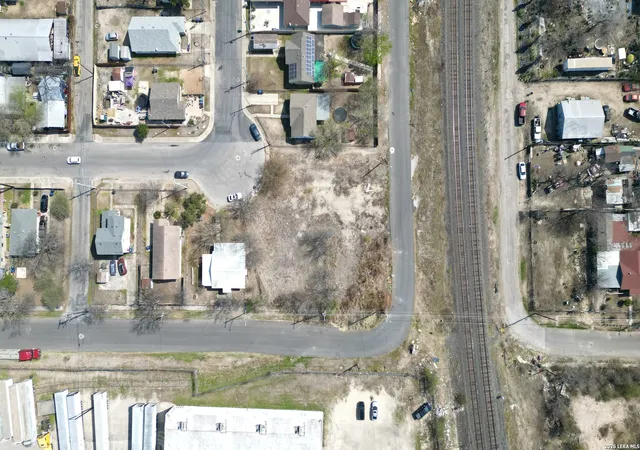 Photo 2 of Sale Pending at 450 Angela St, San Antonio, TX 78207 | MLS# 1944758 | Listing updated on 2026-04-15