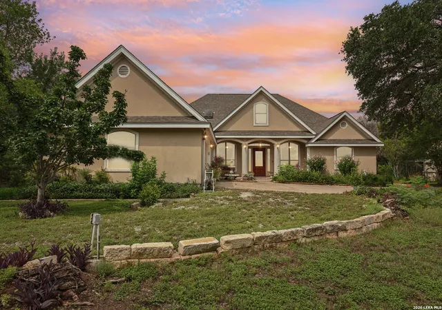 Photo 1 of Single family home for sale at 718 Park Shores, Canyon Lake, TX 78133 | MLS# 1944826 | Listing updated on 2026-08-25