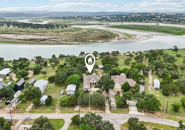 Photo 1 of Single family home for sale at 718 Park Shores, Canyon Lake, TX 78133 | MLS# 1944826 | Listing updated on 2026-08-25