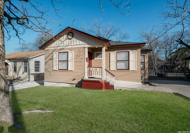 Photo 2 of Sale Pending at 719 W Hollywood, San Antonio, TX 78212 | MLS# 1944840 | Listing updated on 2026-03-27