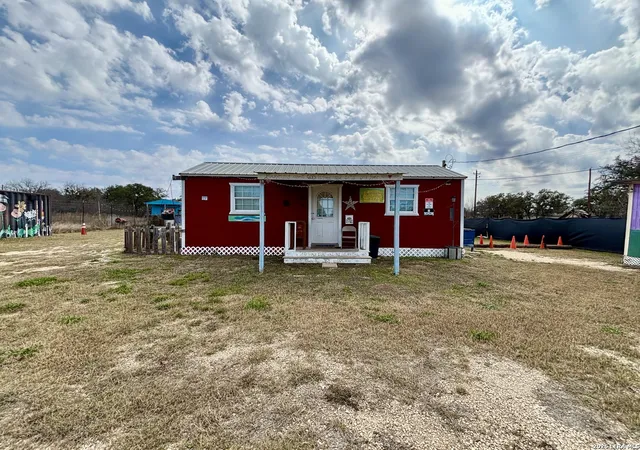 Photo 3 of Multi family home for sale at 505 4th St, Camp Wood, TX 78833 | MLS# 1944846 | Listing updated on 2026-04-20