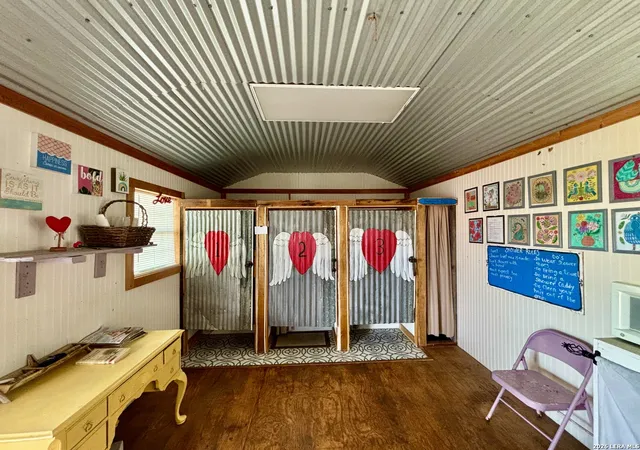 Photo 4 of Multi family home for sale at 505 4Th St, Camp Wood, TX 78833 | MLS# 1944846 | Listing updated on 2026-04-20