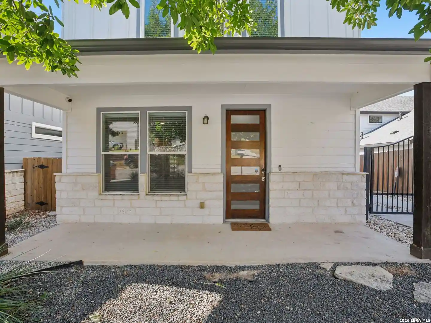 Listing Photo 2 - Condo for sale in 1206 Deloney located at 1206 Deloney, Austin, TX 78721 - Unit #APT B