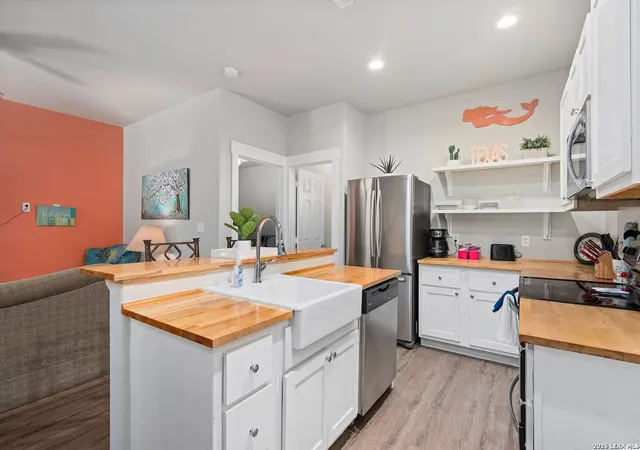 Photo 3 of Sale Pending at 4212 Hwy 35 Unit 18, Rockport, TX 78382 | MLS# 1944904 | Listing updated on 2026-05-03