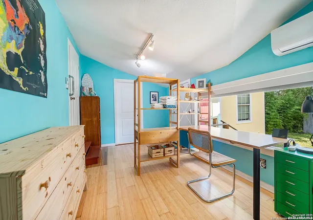 Photo 2 of Single family home for sale at 513 W Rosewood Ave, San Antonio, TX 78212 | MLS# 1944927 | Listing updated on 2026-03-30
