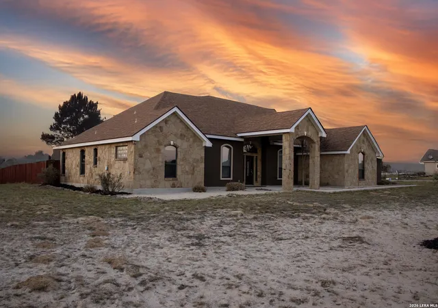 5th image of 201 Abrego Lake, Floresville, TX 78114 | MLS# 1944942