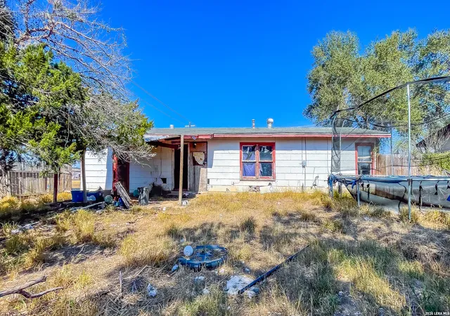 9th image of 1000 Crockett, Beeville, TX 78102 | MLS# 1944946