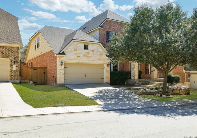 Photo 2 of Single family home for sale at 1002 Gazania Hill, San Antonio, TX 78260 | MLS# 1944961 | Listing updated on 2026-08-28