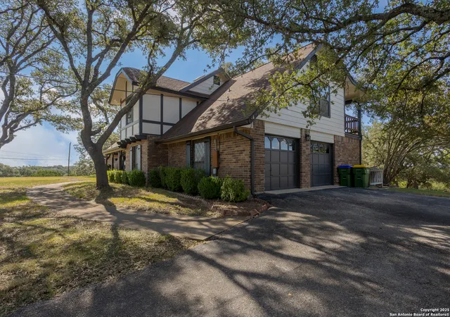 Photo 2 of Single family home for sale at 28417 Royal Ascot, Boerne, TX 78015 | MLS# 1945016 | Listing updated on 2026-05-27