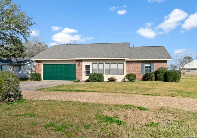 1st image of 414 E Austin, Palacios, TX 77465 | MLS# 1945024