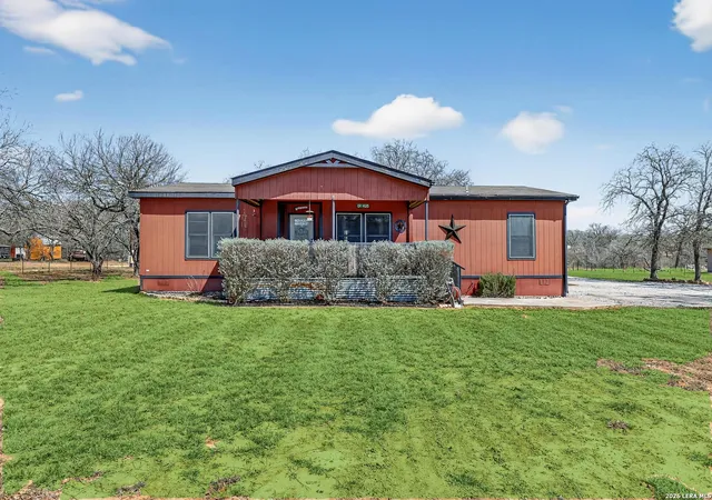 2nd image of 1298 County Road 425, Stockdale, TX 78160 | MLS# 1945098