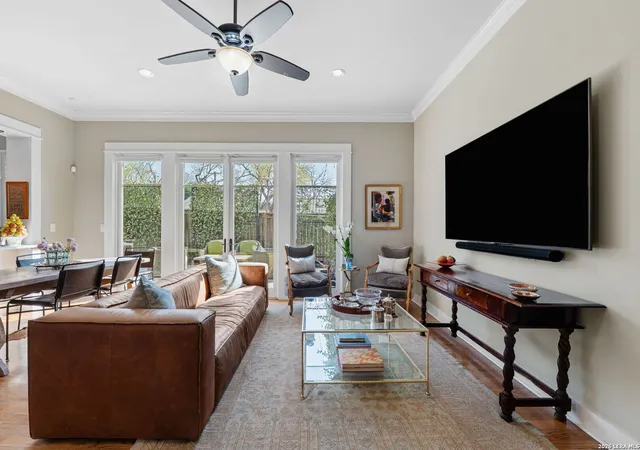 Photo 3 of Sale Pending at 137 Katherine Ct #3, San Antonio, TX 78209 | MLS# 1945111 | Listing updated on 2026-03-23