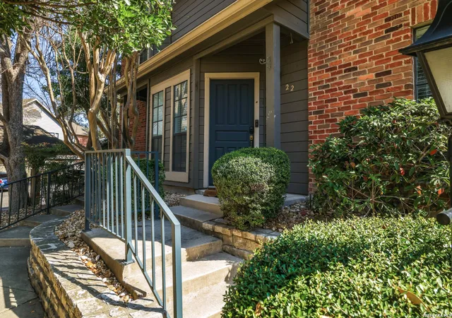 Photo 1 of Sale Pending at 22 Chapel Hl #22, San Antonio, TX 78240 | MLS# 1945159 | Listing updated on 2026-04-29