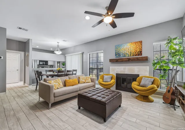 Photo 3 of Sale Pending at 22 Chapel Hl #22, San Antonio, TX 78240 | MLS# 1945159 | Listing updated on 2026-04-29