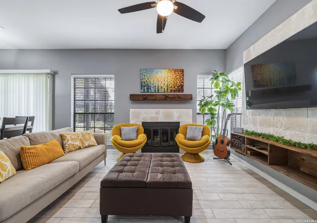 Photo 3 of Sale Pending at 22 Chapel Hl #22, San Antonio, TX 78240 | MLS# 1945159 | Listing updated on 2026-04-29