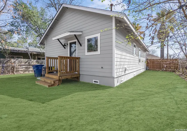 Photo 4 of Sale Pending at 103 New York, San Antonio, TX 78214 | MLS# 1945163 | Listing updated on 2026-04-02