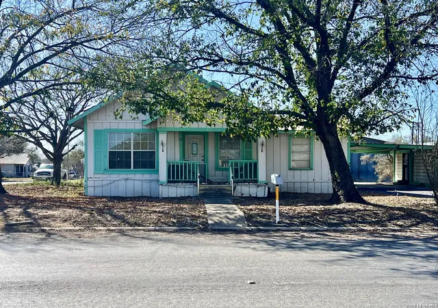 2nd image of 413 4th, Poteet, TX 78065 | MLS# 1945170