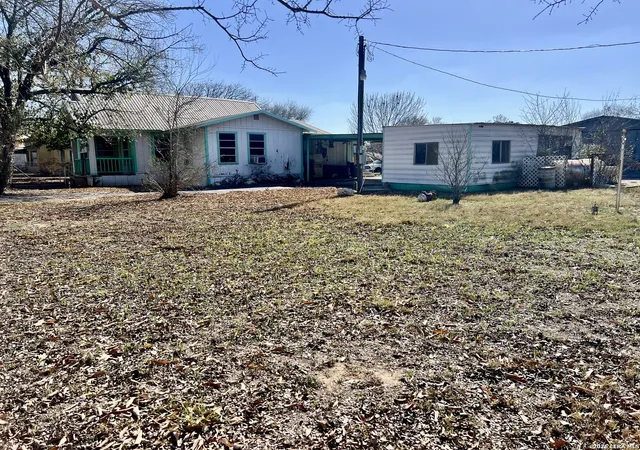3rd image of 413 4Th, Poteet, TX 78065 | MLS# 1945170