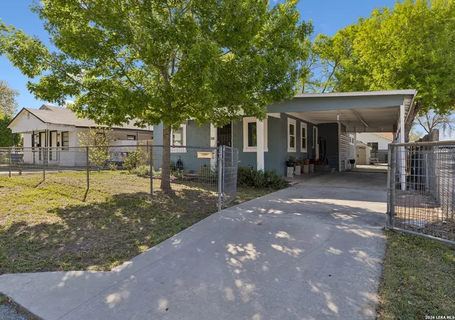 Photo 3 of Single family home for sale at 250 Benita, San Antonio, TX 78210 | MLS# 1945175 | Listing updated on 2026-06-09
