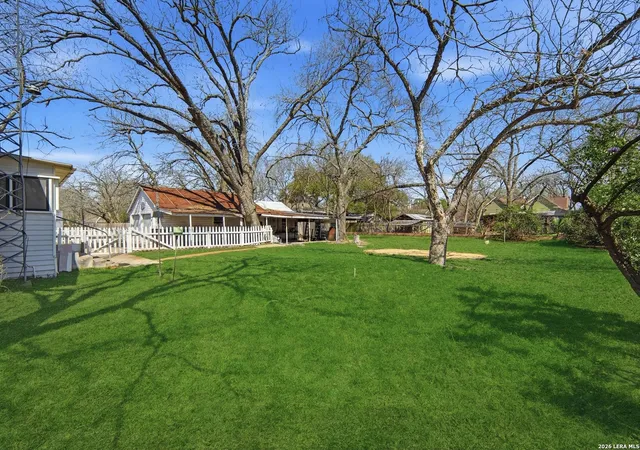 Photo 3 of Sale Pending at 510 S Guadalupe St, Lockhart, TX 78644 | MLS# 1945197 | Listing updated on 2026-04-07