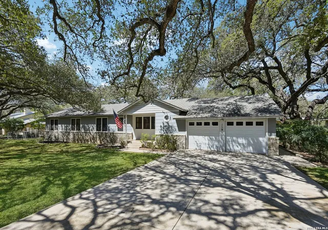 Photo 2 of Sale Pending at 115 Dogwood Ln, San Antonio, TX 78213 | MLS# 1945256 | Listing updated on 2026-04-02