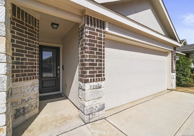 Photo 3 of Sale Pending at 5911 Akin Stroll, San Antonio, TX 78261 | MLS# 1945285 | Listing updated on 2026-05-06