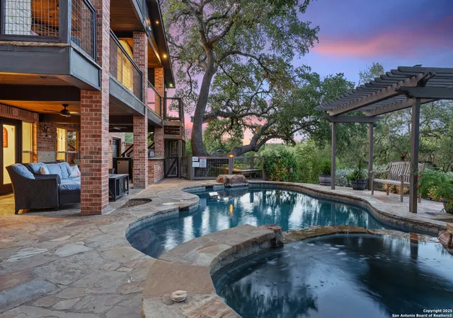 Photo 4 of Single family home for sale at 259 Oak Hideaway, Canyon Lake, TX 78133 | MLS# 1945318 | Listing updated on 2026-05-06