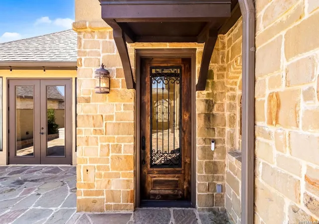 Photo 4 of Single family home for sale at 2916 Rock Barn, Kerrville, TX 78028 | MLS# 1945323 | Listing updated on 2026-07-10