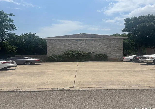Photo 3 of Sale Pending at 501 Dukeway, Universal City, TX 78148 | MLS# 1945345 | Listing updated on 2026-03-19