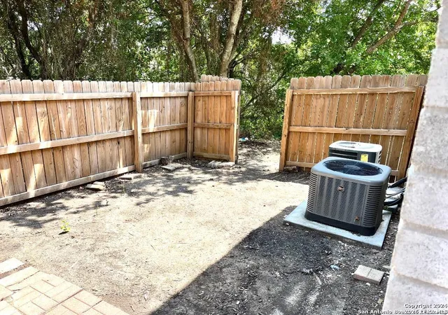 10th image of 501 Dukeway, Universal City, TX 78148 | MLS# 1945345