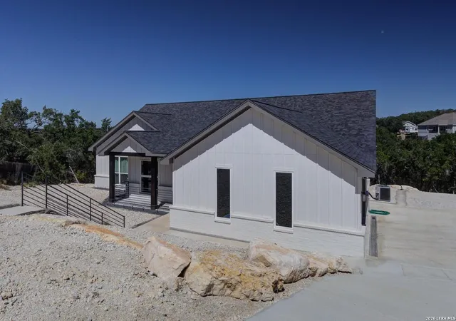 Photo 2 of Single family home for sale at 841 Golden Eagle, Canyon Lake, TX 78133 | MLS# 1945353 | Listing updated on 2026-03-13
