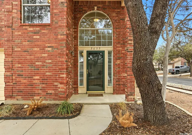 Photo 3 of Sale Pending at 5639 Arcadia Park, San Antonio, TX 78247 | MLS# 1945405 | Listing updated on 2026-03-18