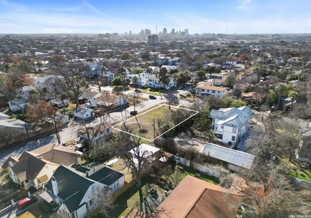 3rd image of 1003 W Woodlawn Ave, San Antonio, TX 78201 | MLS# 1945464