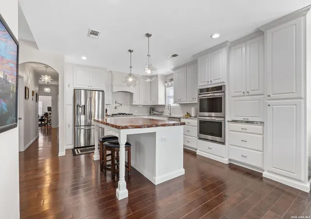 Photo 3 of Sale Pending at 309 E Mistletoe, San Antonio, TX 78212 | MLS# 1945507 | Listing updated on 2026-03-15