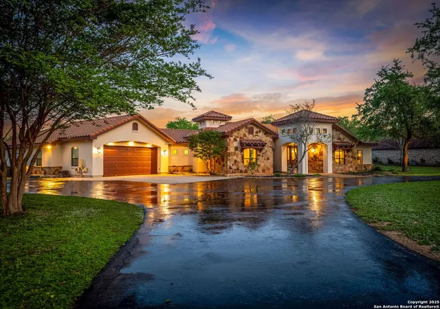 Photo 2 of Single family home for sale at 851 River Cliff, Canyon Lake, TX 78133 | MLS# 1945509 | Listing updated on 2026-08-13