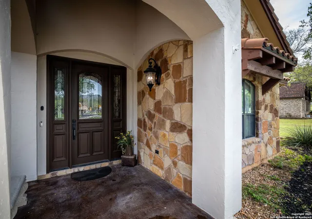 Photo 4 of Single family home for sale at 851 River Cliff, Canyon Lake, TX 78133 | MLS# 1945509 | Listing updated on 2026-08-13