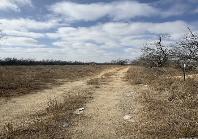 2nd image of Tbd Loop 517, Carrizo Springs, TX 78834 | MLS# 1945516