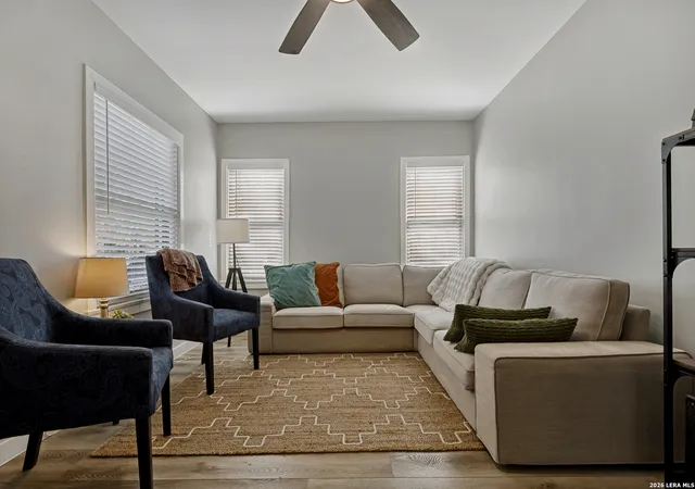 Photo 4 of Sale Pending at 2018 W Mulberry, San Antonio, TX 78201 | MLS# 1945528 | Listing updated on 2026-08-01
