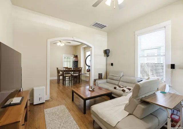 Photo 3 of Sale Pending at 528 Devine, San Antonio, TX 78210 | MLS# 1945536 | Listing updated on 2026-03-20