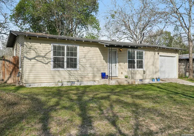 2nd image of 714 S Milam St, Seguin, TX 78155 | MLS# 1945545