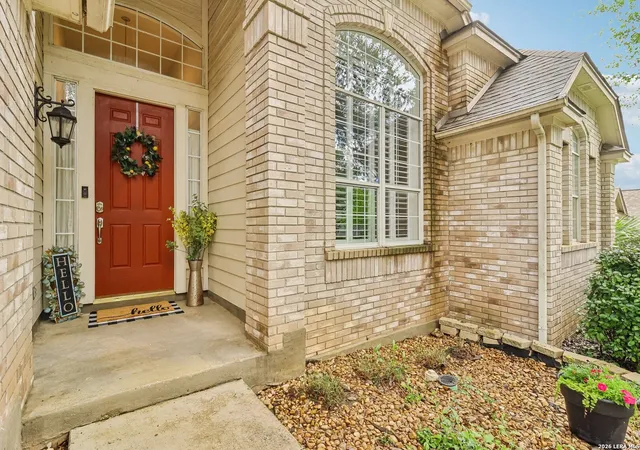 Photo 3 of Sale Pending at 1719 Aspen Rdg, San Antonio, TX 78248 | MLS# 1945573 | Listing updated on 2026-05-05