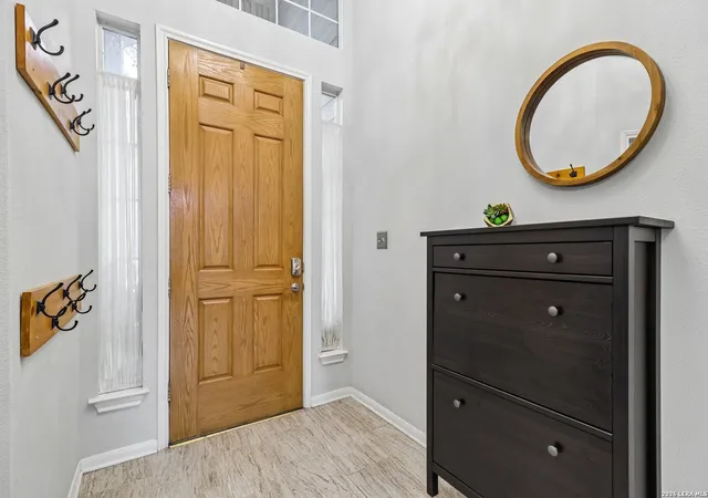 Photo 4 of Sale Pending at 1719 Aspen Rdg, San Antonio, TX 78248 | MLS# 1945573 | Listing updated on 2026-05-05