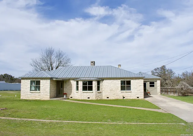 Photo 1 of Single family home for sale at 102 Myrtle, Harper, TX 78631 | MLS# 1945605 | Listing updated on 2026-04-10