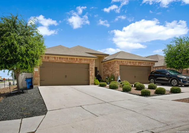 2nd image of 1100/1102 Stanley, Seguin, TX 78155 | MLS# 1945640