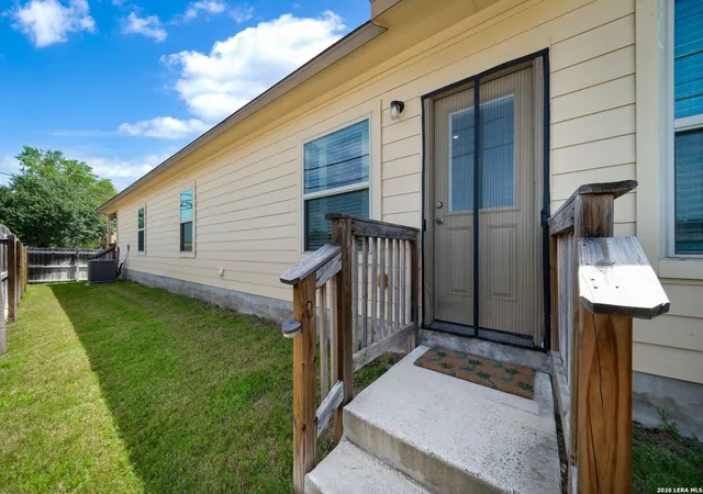 27th image of 1100/1102 Stanley, Seguin, TX 78155 | MLS# 1945640